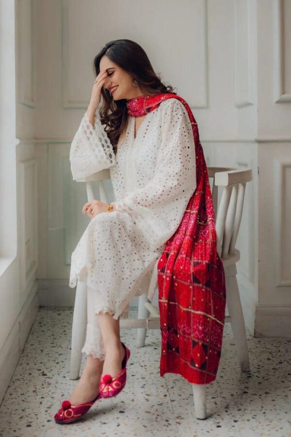 AGHA NOOR 3PC EMBROIDERED SUMMER COLLECTION 2025 - Image 5